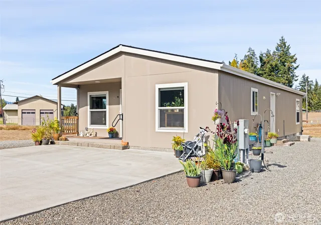 Photo 2 of Manufactured home for sale at 41 Levig, Port Angeles, WA 98362 | MLS# NWM2583144 | Listing updated on 2026-09-30