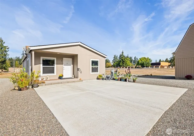 Photo 3 of Manufactured home for sale at 41 Levig, Port Angeles, WA 98362 | MLS# NWM2583144 | Listing updated on 2026-09-30