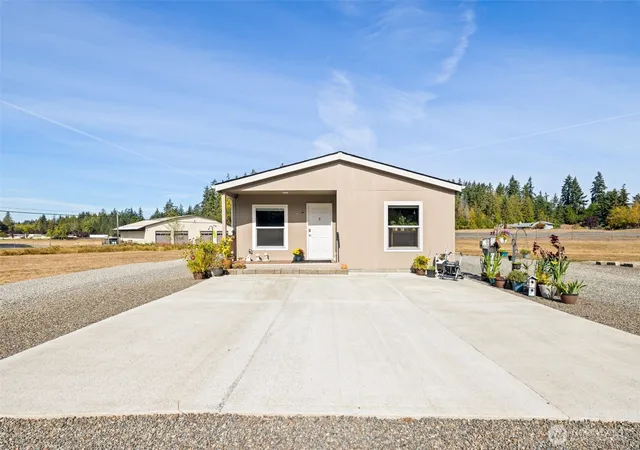 Photo 4 of Manufactured home for sale at 41 Levig, Port Angeles, WA 98362 | MLS# NWM2583144 | Listing updated on 2026-09-30