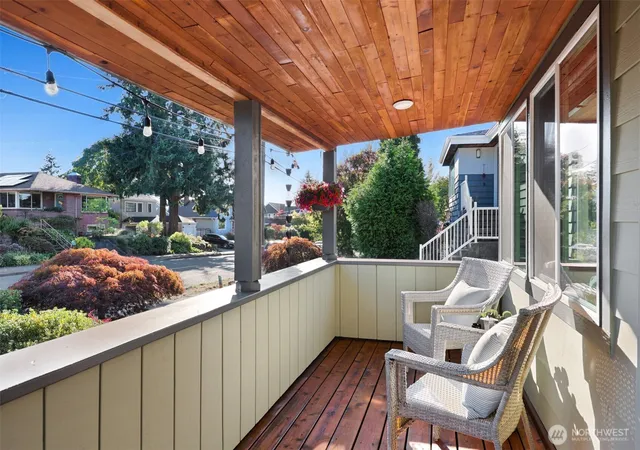 Photo 2 of Sale Pending at 3924 Sw Holden St, Seattle, WA 98136 | MLS# NWM2583159 | Listing updated on 2026-09-23