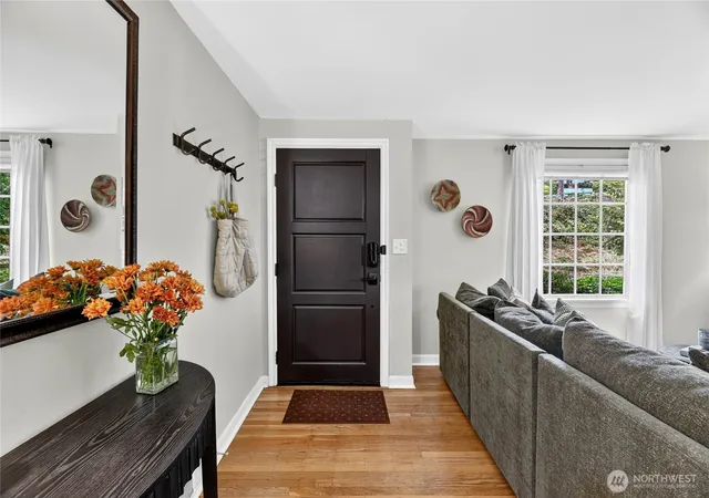 Photo 2 of Sale Pending at 3826 Belvidere Ave Sw, Seattle, WA 98126 | MLS# NWM2583165 | Listing updated on 2026-09-30