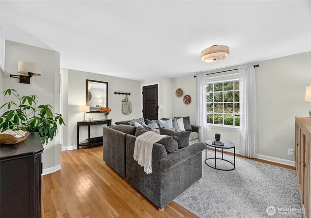 Photo 4 of Sale Pending at 3826 Belvidere Ave SW, Seattle, WA 98126 | MLS# NWM2583165 | Listing updated on 2026-09-30