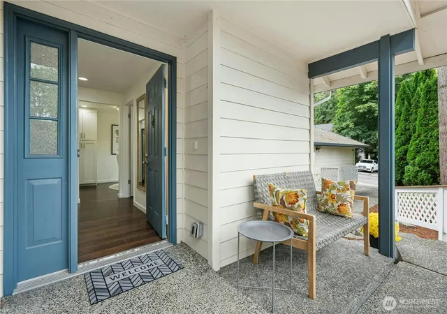 Photo 3 of Townhouse for sale at 13725 Ne 87th Street, Redmond, WA 98052 | MLS# NWM2583172 | Listing updated on 2026-09-30