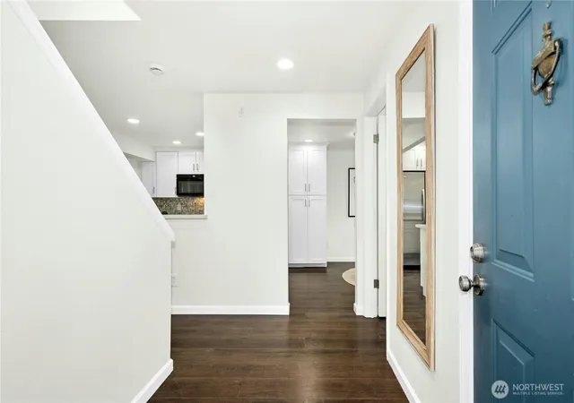 Photo 4 of Townhouse for sale at 13725 NE 87th Street, Redmond, WA 98052 | MLS# NWM2583172 | Listing updated on 2026-09-30