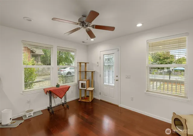 Photo 4 of Single family home for sale at 1532 Naval Ave, Bremerton, WA 98312 | MLS# NWM2583175 | Listing updated on 2026-10-01