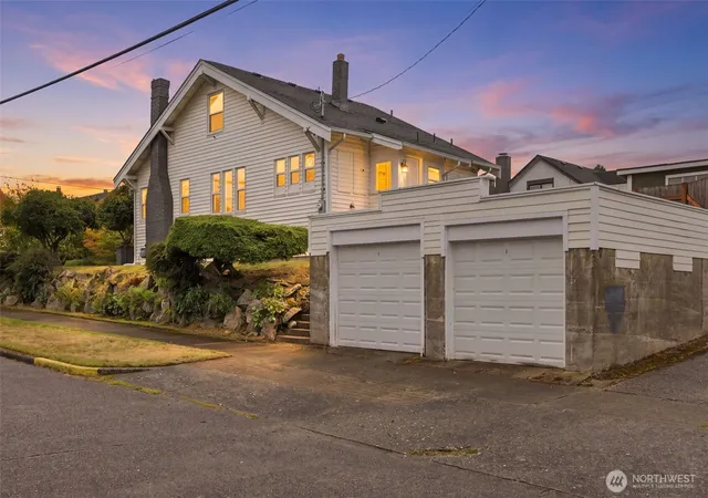 Photo 2 of Sale Pending at 3301 17th Avenue S, Seattle, WA 98144 | MLS# NWM2583186 | Listing updated on 2026-09-30