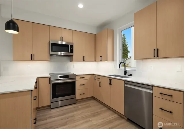 Photo 2 of Townhouse for sale at 805 Ne 71st Street, Seattle, WA 98115 | MLS# NWM2583189 | Listing updated on 2026-09-30