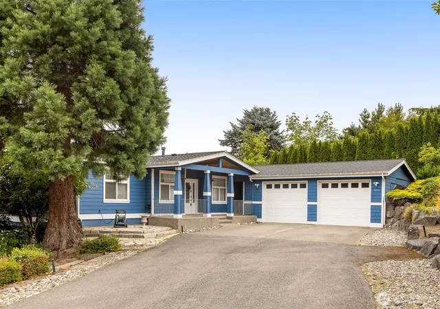Photo 3 of Single family home for sale at 15110 Se 53rd Place, Bellevue, WA 98006 | MLS# NWM2583200 | Listing updated on 2026-09-30