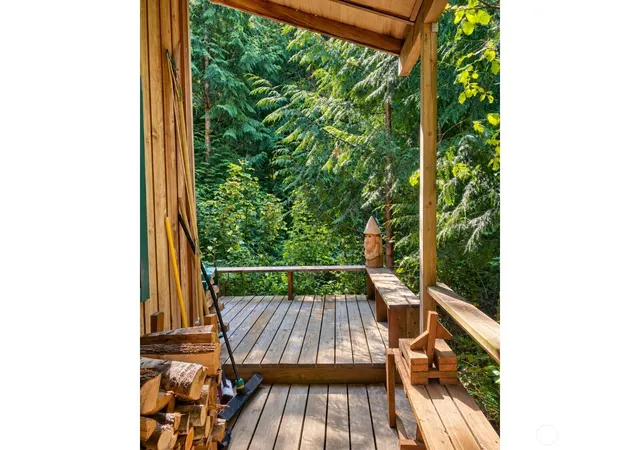 Photo 4 of Single family home for sale at 661 Old Barn Rd, Randle, WA 98377 | MLS# NWM2583213 | Listing updated on 2026-09-17