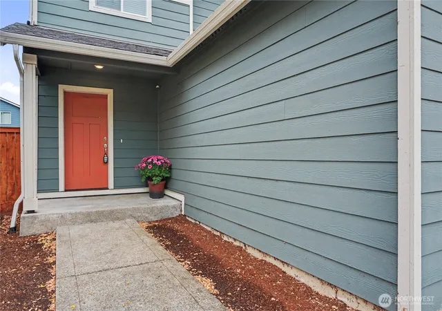 Photo 2 of Single family home for sale at 9118 Lady Slipper St Se, Olympia, WA 98501 | MLS# NWM2583214 | Listing updated on 2026-09-26