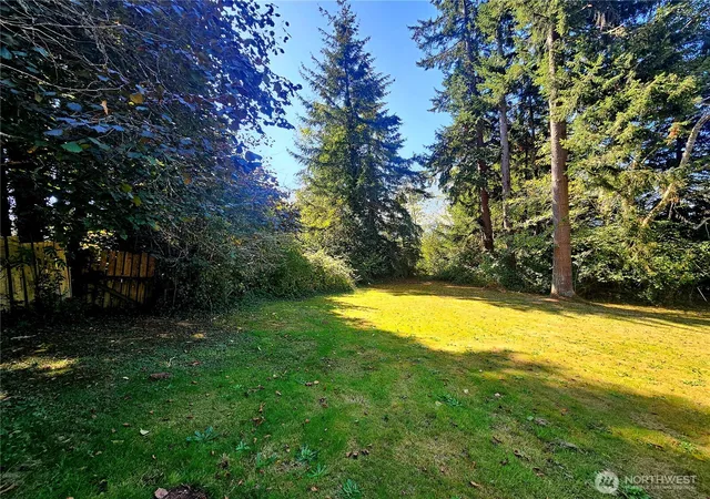 Photo 4 of Sale Pending at 42 Clover St, Cathlamet, WA 98612 | MLS# NWM2583246 | Listing updated on 2026-09-26