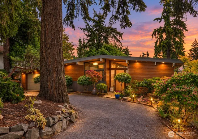 Photo 1 of Sale Pending at 7529 Se 40th Street, Mercer Island, WA 98040 | MLS# NWM2583255 | Listing updated on 2026-09-18