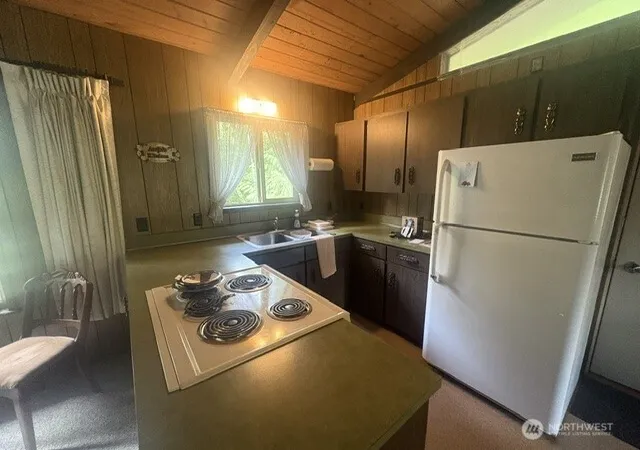 Photo 3 of Single family home for sale at 450 N Duckabush Dr W, Hoodsport, WA 98548 | MLS# NWM2583258 | Listing updated on 2026-09-25