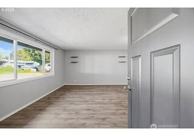 Photo 3 of Single family home for sale at 826 B St, Washougal, WA 98671 | MLS# NWM2583260 | Listing updated on 2026-10-15