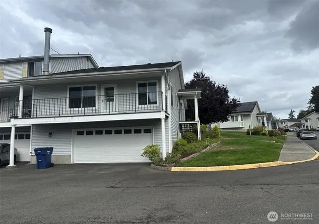 Photo 2 of Sale Pending at 32716 3rd Place S #20A, Federal Way, WA 98003 | MLS# NWM2583262 | Listing updated on 2026-09-25