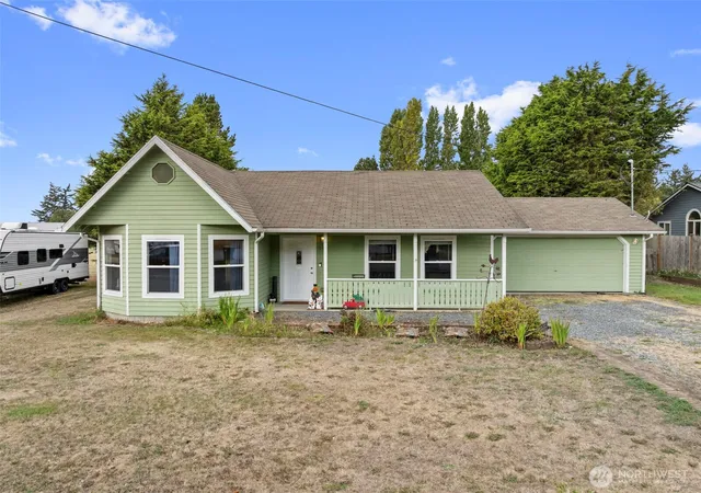 Photo 1 of Single family home for sale at 957 Donald Ave, Oak Harbor, WA 98277 | MLS# NWM2583266 | Listing updated on 2026-09-30