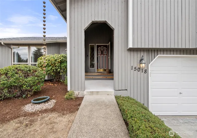 Photo 4 of Single family home for sale at 15018 113th Avenue E, Puyallup, WA 98374 | MLS# NWM2583272 | Listing updated on 2026-09-24