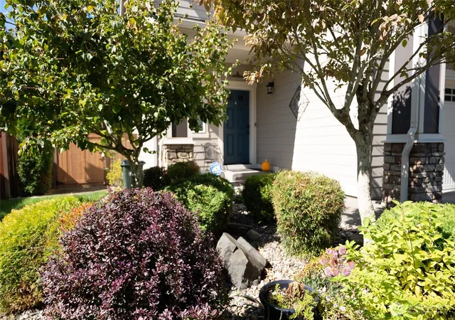 Photo 3 of Sale Pending at 3843 Southlake Dr Se, Lacey, WA 98503 | MLS# NWM2583284 | Listing updated on 2026-09-30