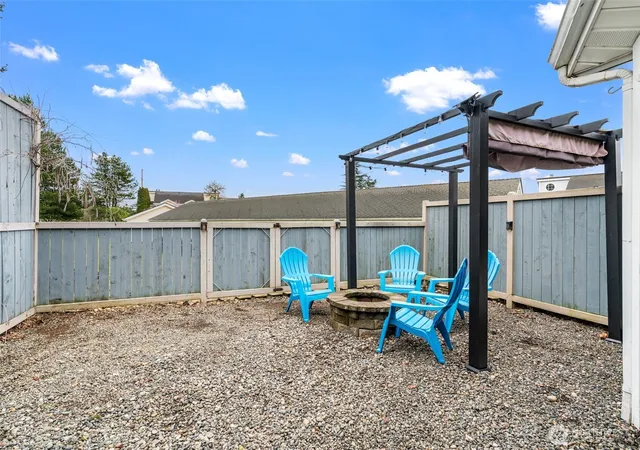Photo 3 of Townhouse for sale at 18604 48th Place S, Sea Tac, WA 98188 | MLS# NWM2583291 | Listing updated on 2026-09-18