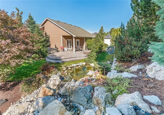 Photo 2 of Single family home for sale at 609 Ne 19th Street, East Wenatchee, WA 98802 | MLS# NWM2583297 | Listing updated on 2026-09-26