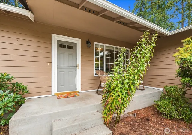 Photo 2 of Single family home for sale at 7721 Locust Ave E, Bonney Lake, WA 98391 | MLS# NWM2583298 | Listing updated on 2026-10-01