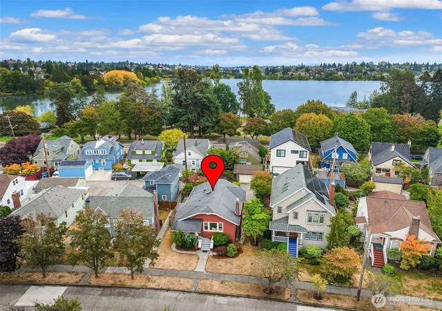 Photo 2 of Single family home for sale at 7426 Keen Way N, Seattle, WA 98103 | MLS# NWM2583310 | Listing updated on 2026-09-22