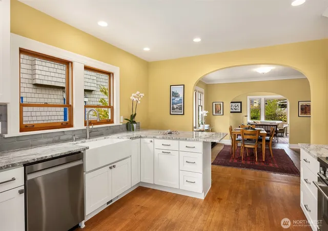 Photo 4 of Single family home for sale at 7426 Keen Way N, Seattle, WA 98103 | MLS# NWM2583310 | Listing updated on 2026-09-22