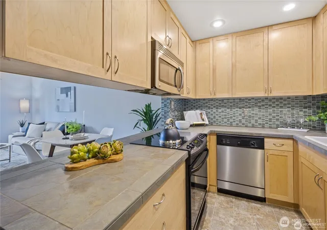 Photo 4 of Condo for sale at 2610 118th Avenue SE #5-202, Bellevue, WA 98005 | MLS# NWM2583330 | Listing updated on 2026-10-01