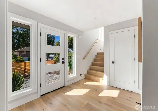 Photo 3 of Single family home for sale at 6208 43rd Avenue Ne, Seattle, WA 98115 | MLS# NWM2583341 | Listing updated on 2026-10-01