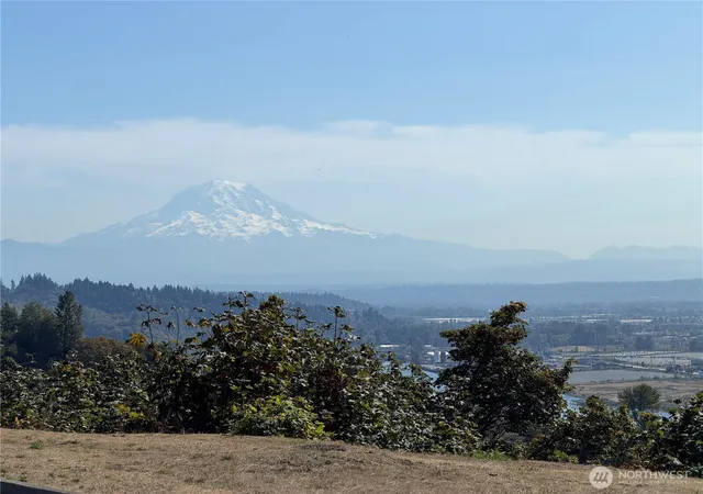 Photo 3 of Single family home for sale at 2914 44th Avenue Ne, Tacoma, WA 98422 | MLS# NWM2583351 | Listing updated on 2026-09-22
