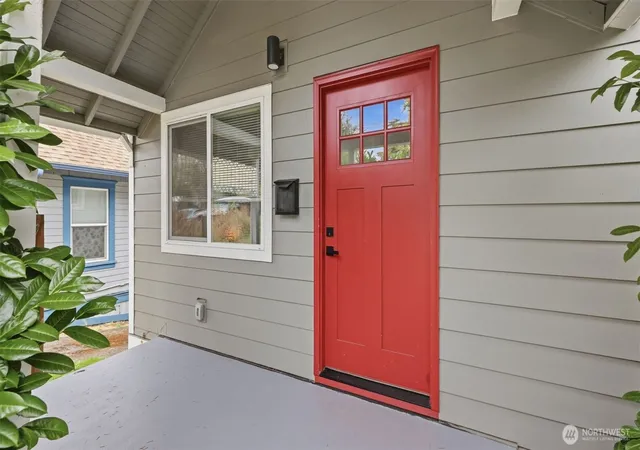 Photo 3 of Single family home for sale at 3315 E Grandview Ave, Tacoma, WA 98404 | MLS# NWM2583357 | Listing updated on 2026-10-01