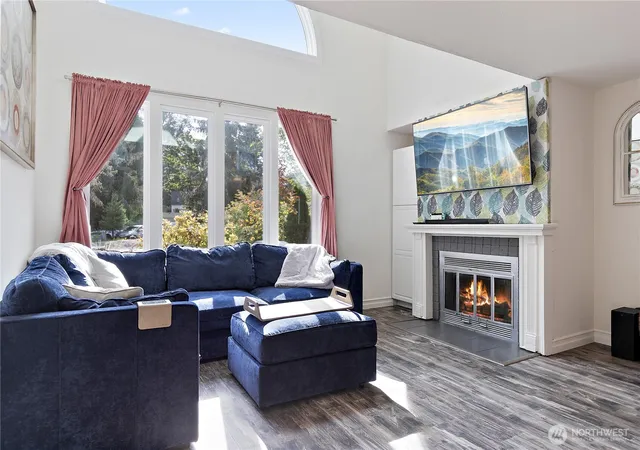 Photo 2 of Single family home for sale at 14116 Ne 78th Court, Redmond, WA 98052 | MLS# NWM2583358 | Listing updated on 2026-09-24