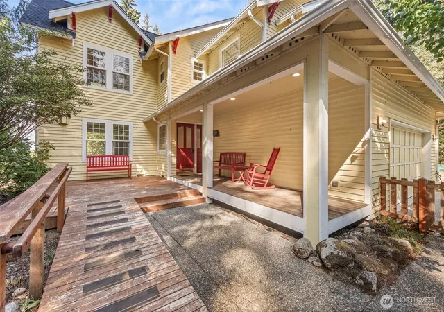 Photo 4 of Single family home for sale at 16526 128th Avenue SW, Vashon, WA 98070 | MLS# NWM2583364 | Listing updated on 2026-09-25