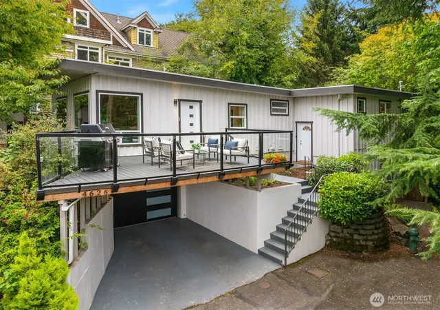 Photo 1 of Single family home for sale at 4626 33rd Avenue W, Seattle, WA 98199 | MLS# NWM2583365 | Listing updated on 2026-09-23