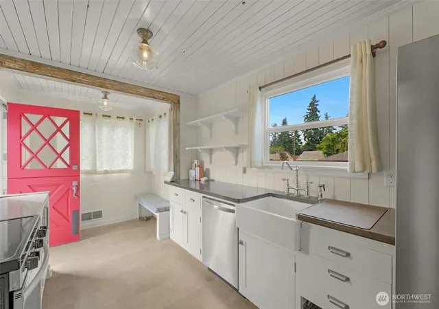 Photo 3 of Sale Pending at 4550 6th Avenue, Tacoma, WA 98406 | MLS# NWM2583371 | Listing updated on 2026-09-30