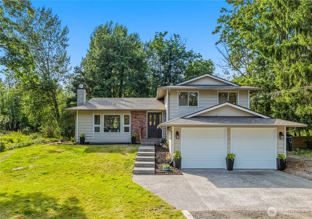 Photo 2 of Single family home for sale at 4165 Cougar Rd, Bellingham, WA 98226 | MLS# NWM2583375 | Listing updated on 2026-09-17