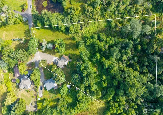 Photo 3 of Single family home for sale at 4165 Cougar Rd, Bellingham, WA 98226 | MLS# NWM2583375 | Listing updated on 2026-09-17