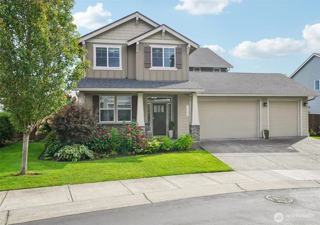 Single family home for sale at 19405 NE 22nd Circle, Vancouver, WA 98684 | MLS# NWM2583382