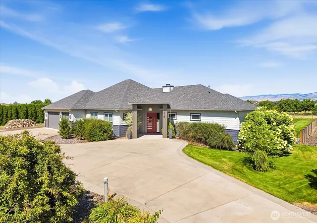 Photo 2 of Single family home for sale at 270 Summers Cir, Walla Walla, WA 99362 | MLS# NWM2583390 | Listing updated on 2026-10-01