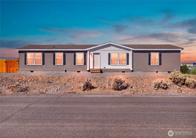 Manufactured home for sale at 218 Sunshine Cir SW, Mattawa, WA 99349 | MLS# NWM2583395