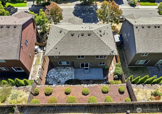 Photo 3 of Single family home for sale at 7624 Ne 201st Place, Kenmore, WA 98028 | MLS# NWM2583396 | Listing updated on 2026-09-30