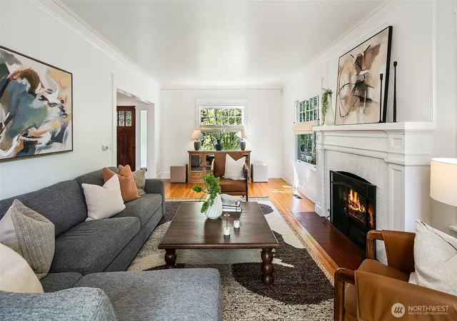 Photo 4 of Single family home for sale at 2320 Nob Hl Ave N, Seattle, WA 98109 | MLS# NWM2583399 | Listing updated on 2026-09-28