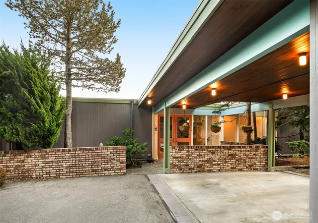 Photo 3 of Single family home for sale at 17059 16th Avenue Sw, Normandy Park, WA 98166 | MLS# NWM2583404 | Listing updated on 2026-10-16