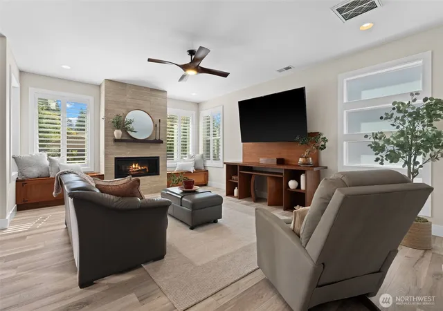 Photo 3 of Single family home for sale at 3902 63rd Street Nw, Gig Harbor, WA 98335 | MLS# NWM2583413 | Listing updated on 2026-09-25