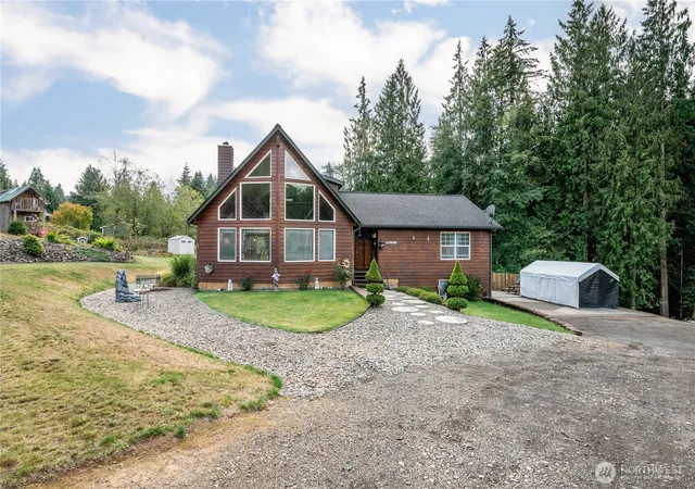 Photo 1 of Sale Pending at 4515 Columbia Hts Rd, Longview, WA 98632 | MLS# NWM2583421 | Listing updated on 2026-09-21
