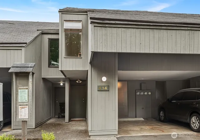 Photo 1 of Townhouse for sale at 6582 137th Avenue Ne #414, Redmond, WA 98052 | MLS# NWM2583423 | Listing updated on 2026-10-02