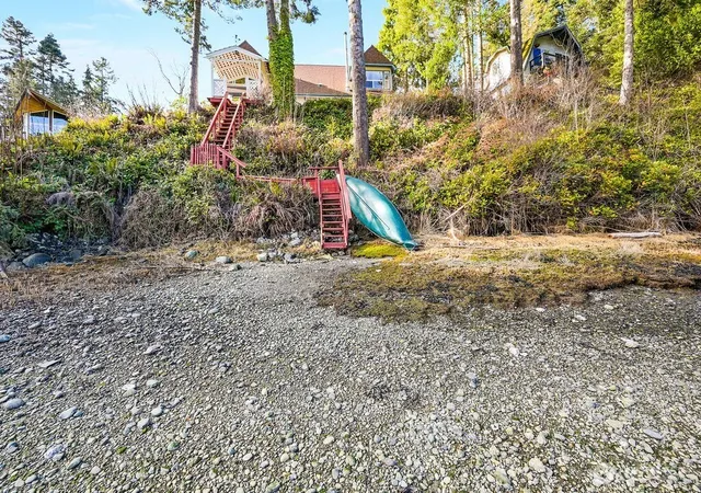 Photo 3 of Single family home for sale at 51 S Bayview Dr, Port Ludlow, WA 98365 | MLS# NWM2583426 | Listing updated on 2026-09-20