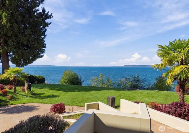 Photo 3 of Single family home for sale at 8711 Talbot Rd, Edmonds, WA 98026 | MLS# NWM2583429 | Listing updated on 2026-10-01