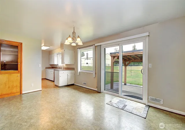 Photo 4 of Single family home for sale at 10106 NE 23rd Avenue, Vancouver, WA 98686 | MLS# NWM2583438 | Listing updated on 2026-09-17