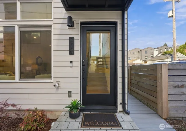Photo 3 of Townhouse for sale at 6016 California Ave Sw #D, Seattle, WA 98136 | MLS# NWM2583439 | Listing updated on 2026-09-30